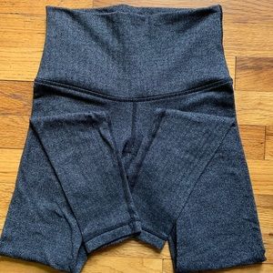 almost new condition Lululemon leggings/tights